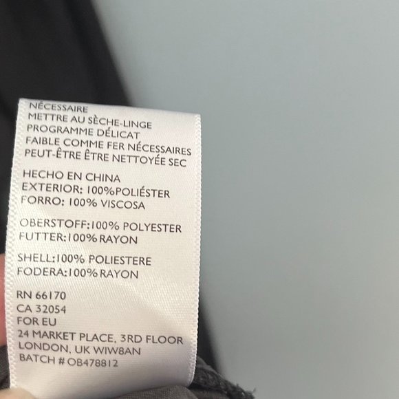 Alice + Urban Outfitters Long Sleeve Black V-neck romper size Large - Picture 9 of 12